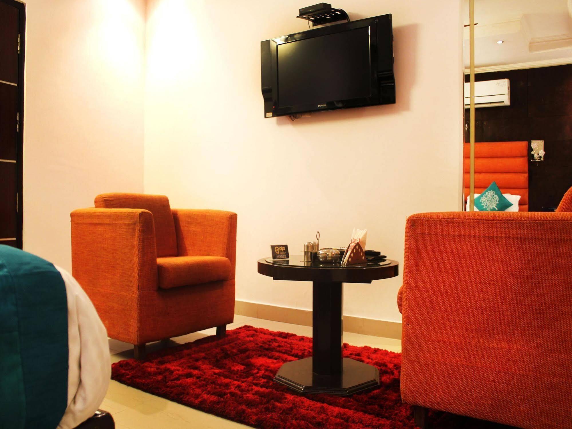 Hotel Rajmandir Faridabad Exteriör bild