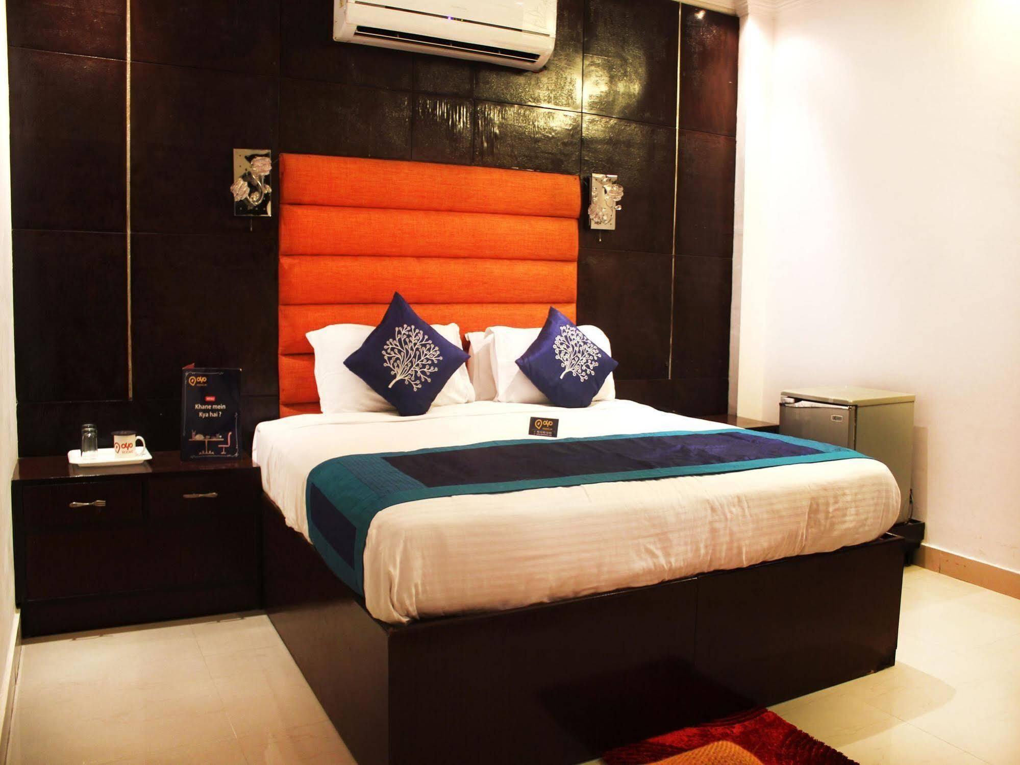 Hotel Rajmandir Faridabad Exteriör bild